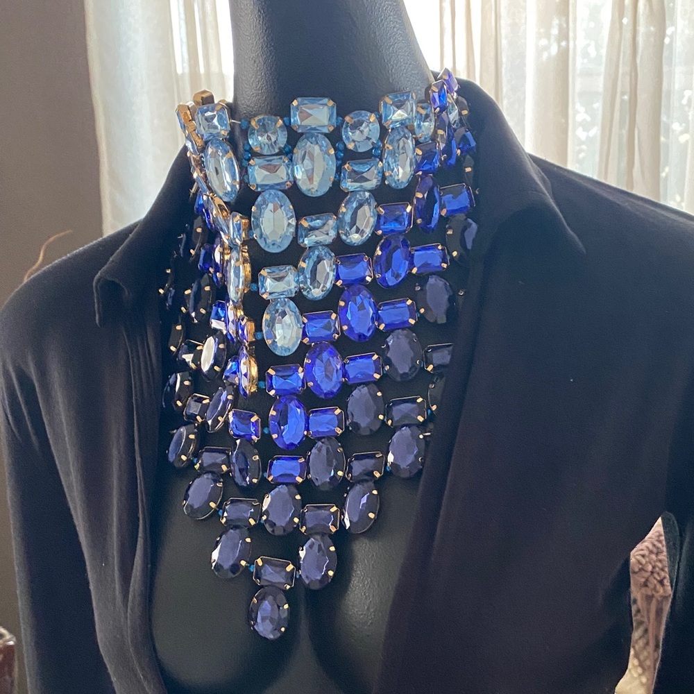 Elegant Rhinestone Statement Necklace - Picture 4 of 4